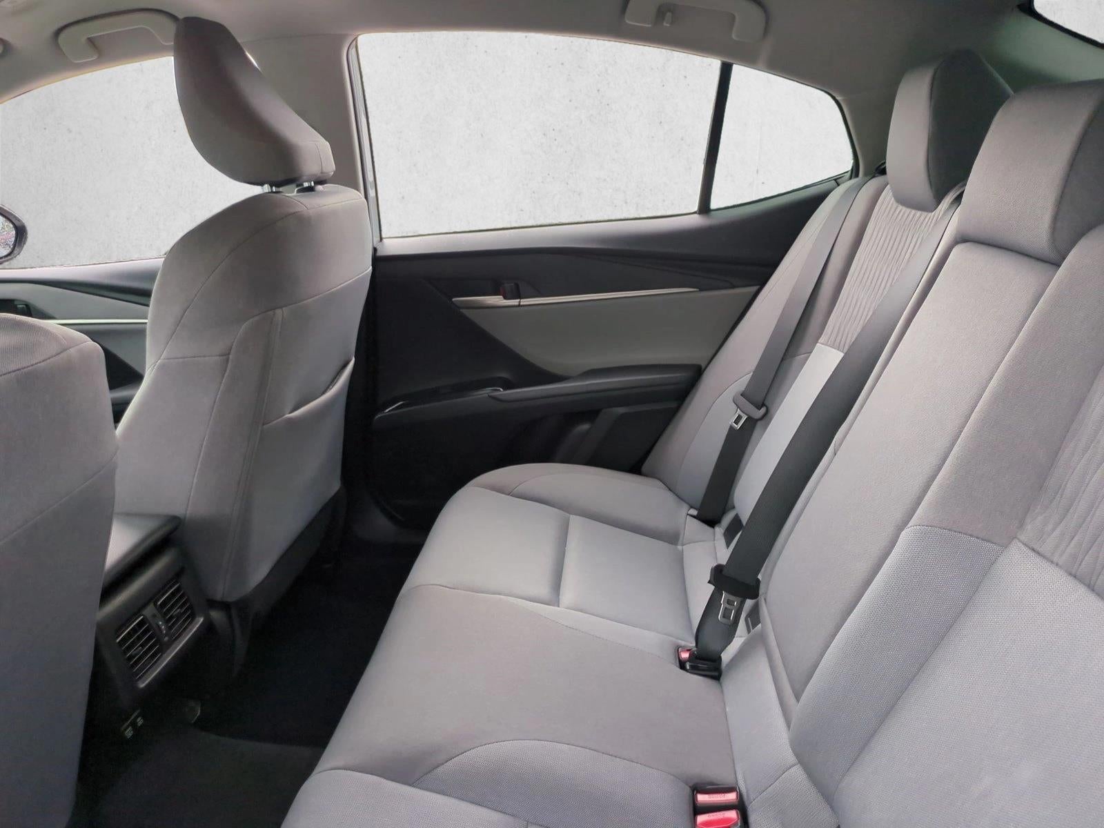 2025 Toyota Camry LE (SE)