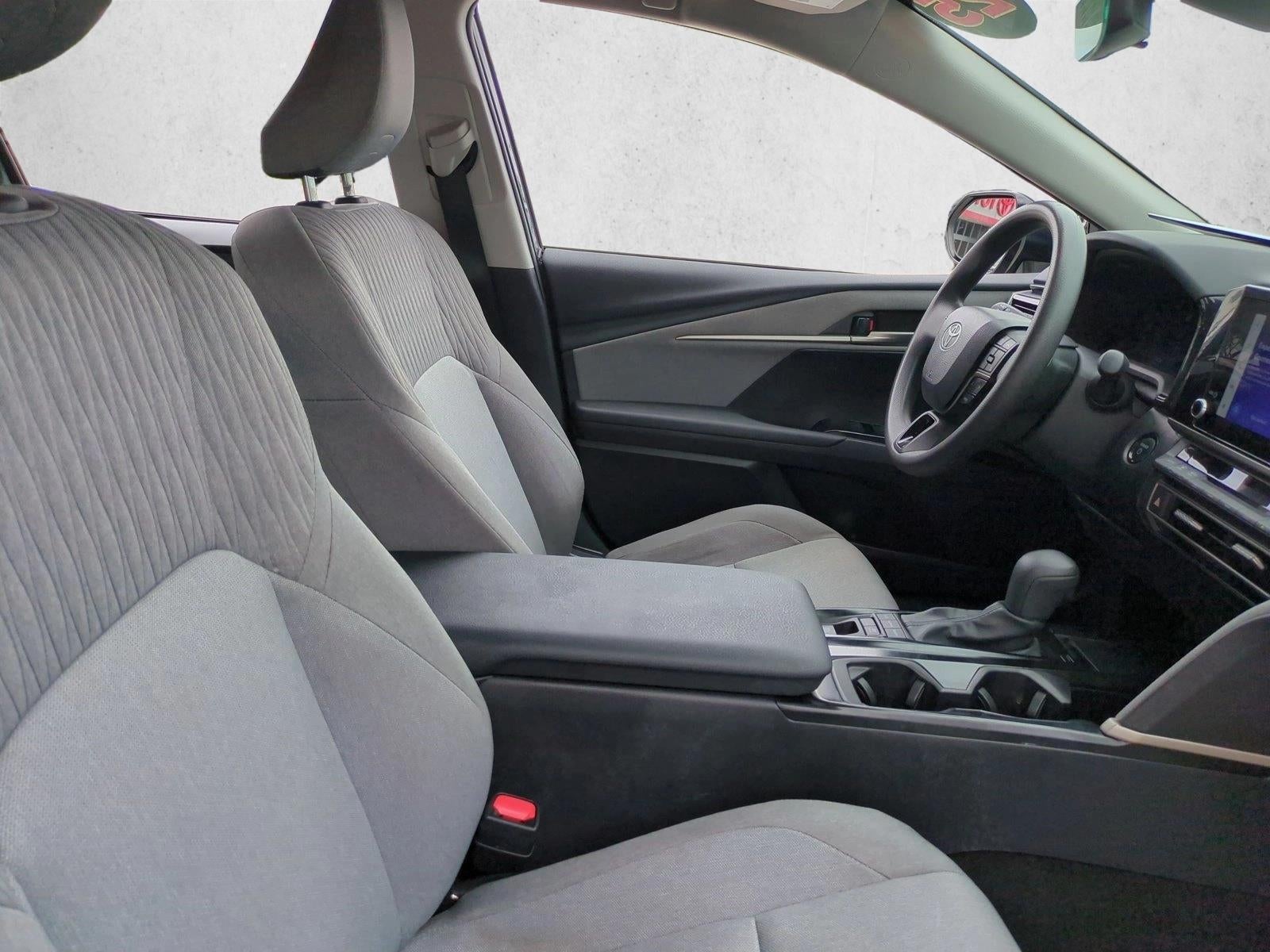2025 Toyota Camry LE (Natl)
