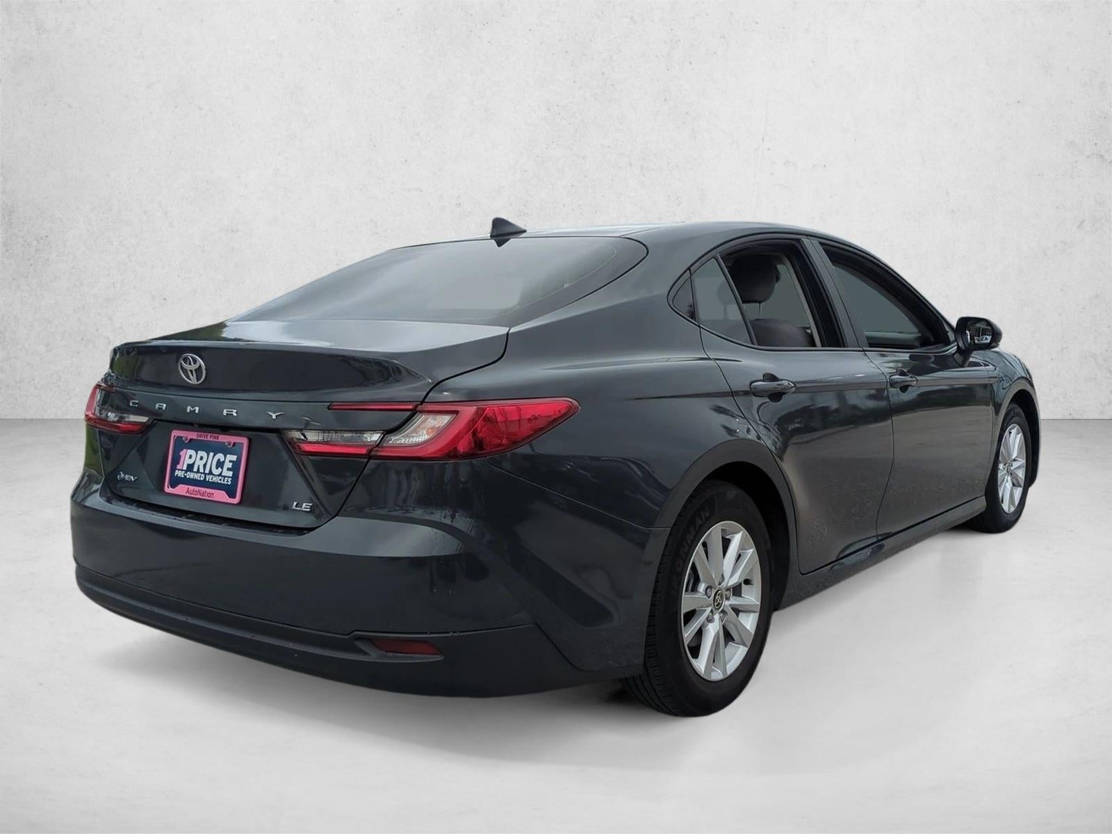 2025 Toyota Camry LE (Natl)
