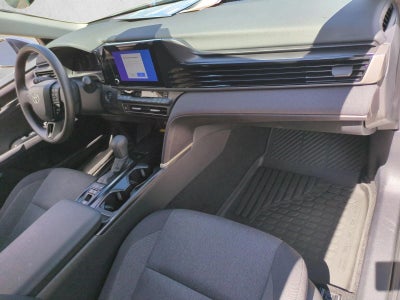 2025 Toyota Camry LE (SE)