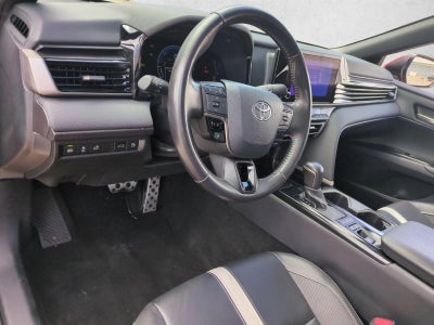 2025 Toyota Camry SE (Natl)
