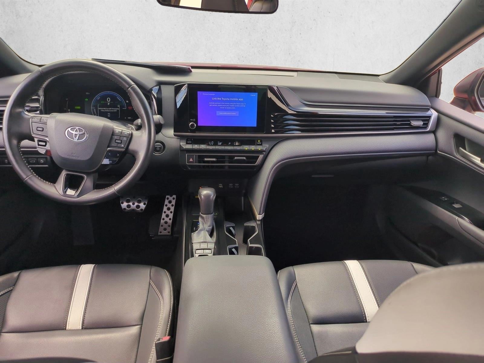 2025 Toyota Camry SE (Natl)