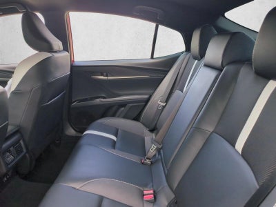 2025 Toyota Camry SE (Natl)