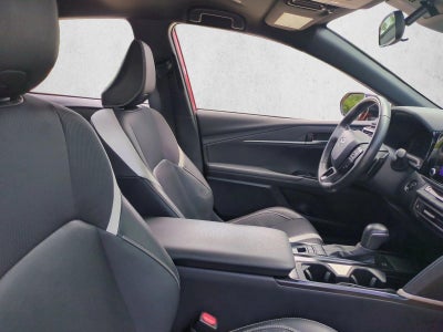 2025 Toyota Camry SE (Natl)