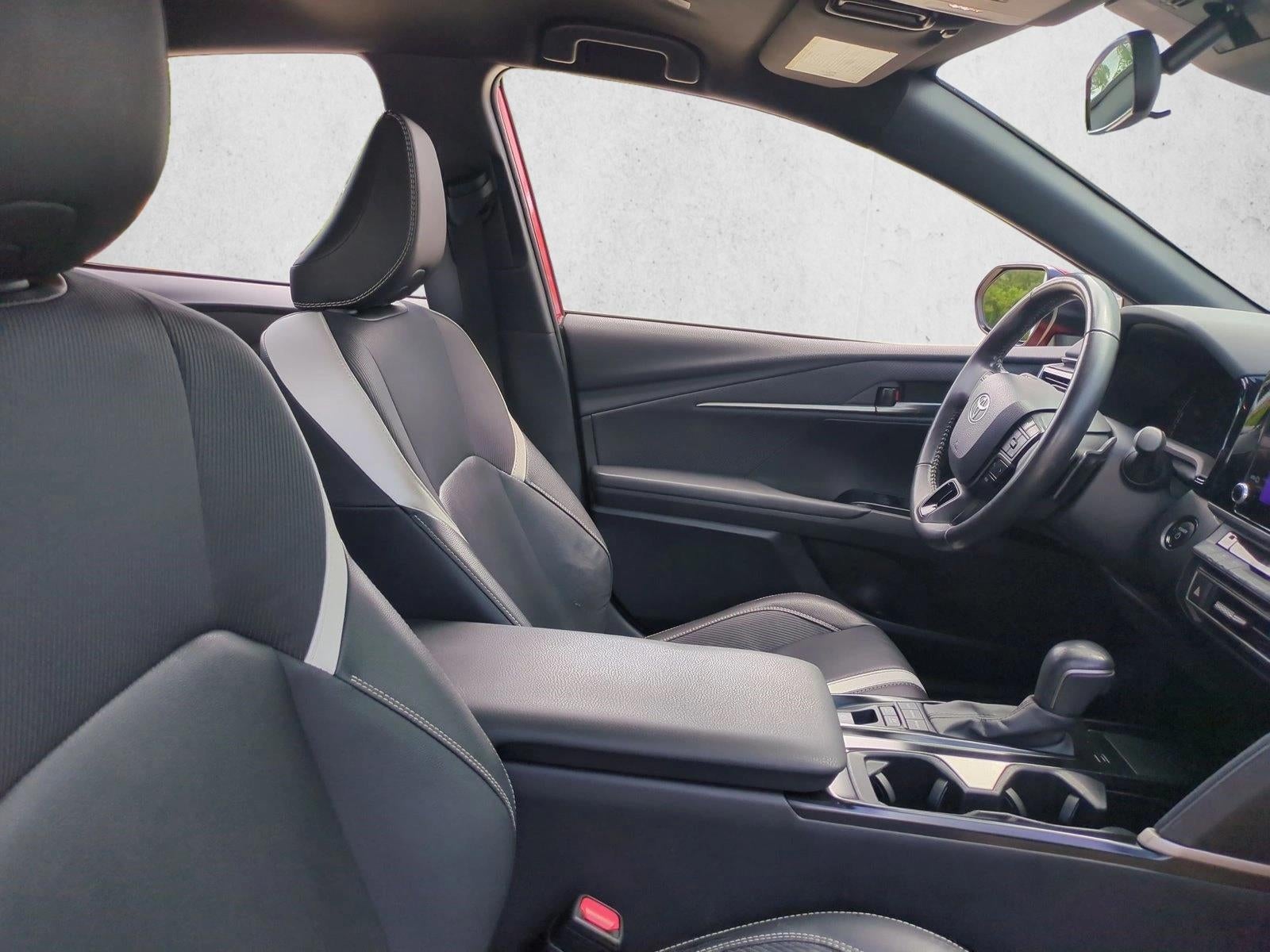 2025 Toyota Camry SE (Natl)