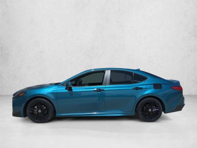 2025 Toyota Camry SE (Natl)