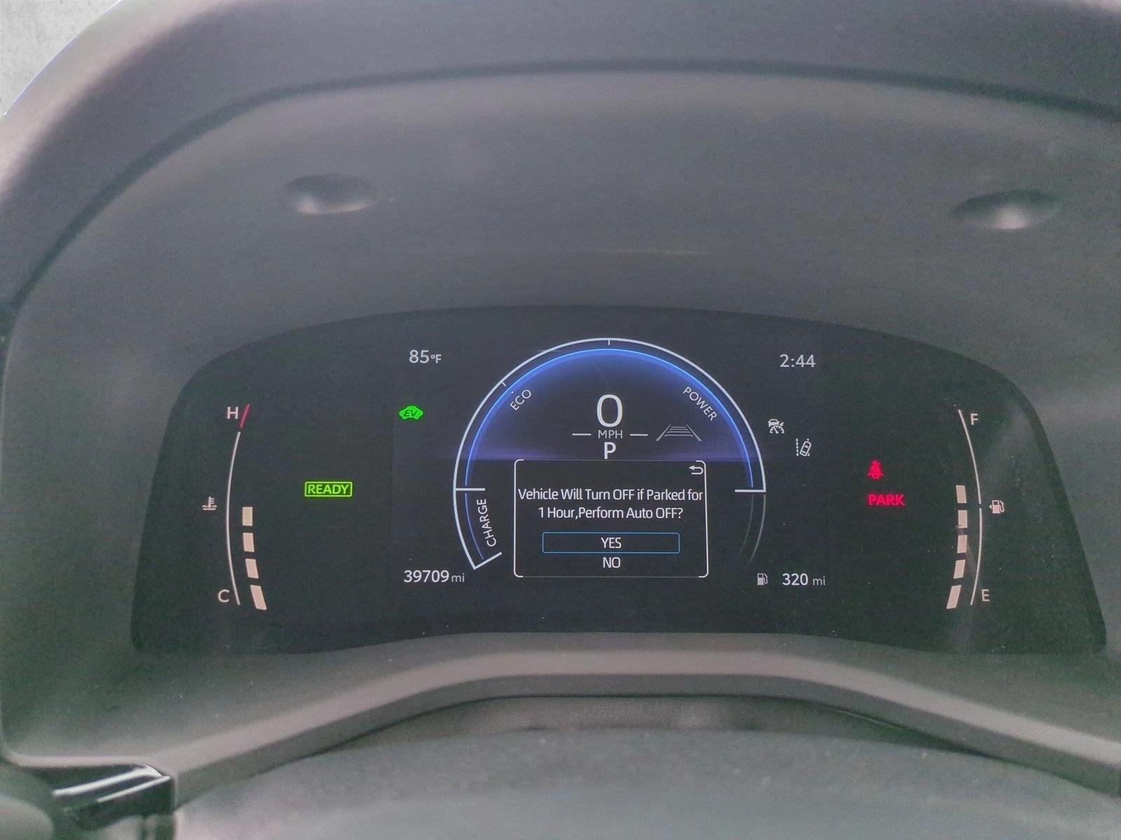 2025 Toyota Camry LE (Natl)
