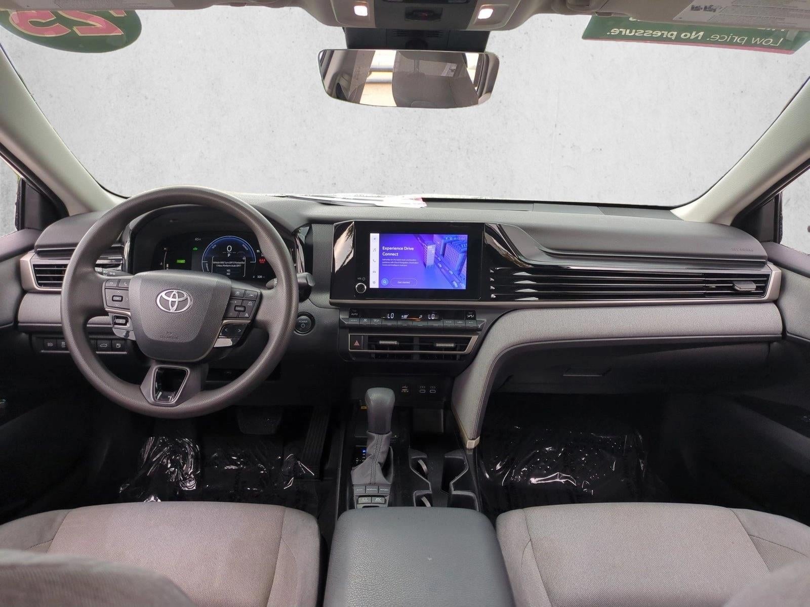 2025 Toyota Camry LE (Natl)
