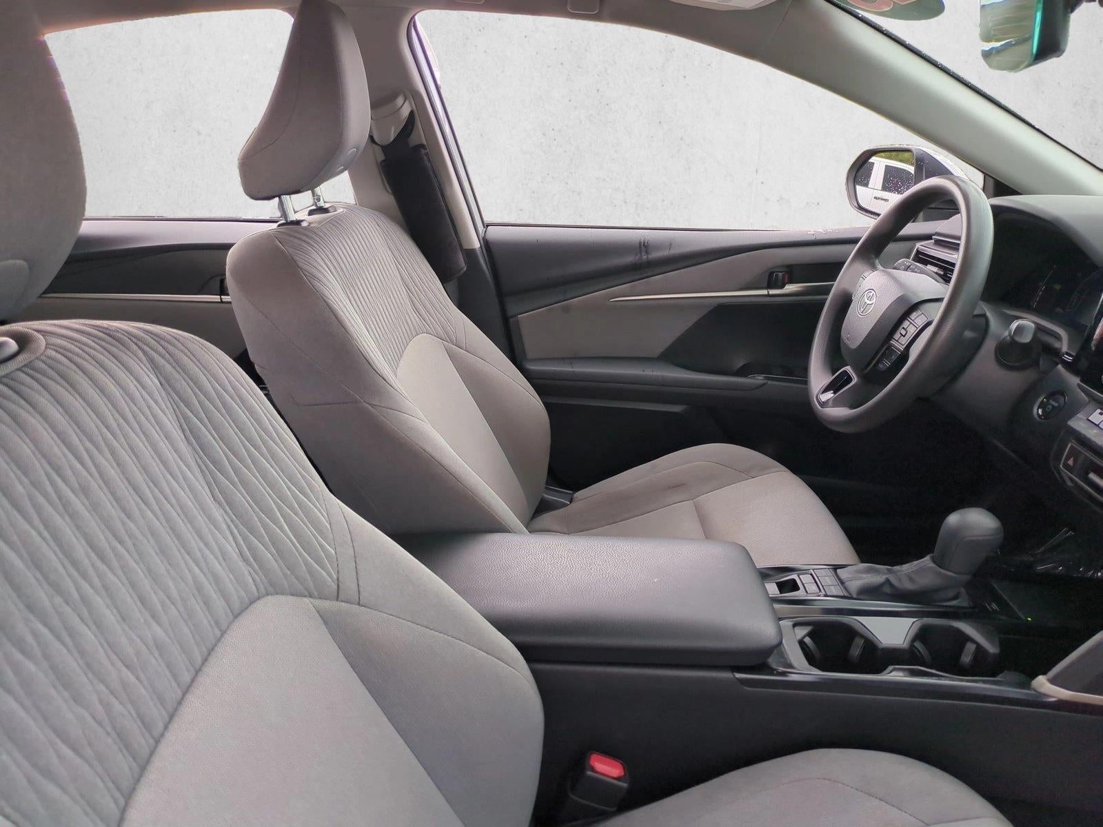 2025 Toyota Camry LE (Natl)