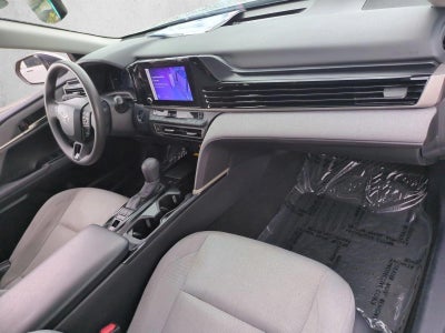2025 Toyota Camry LE (Natl)