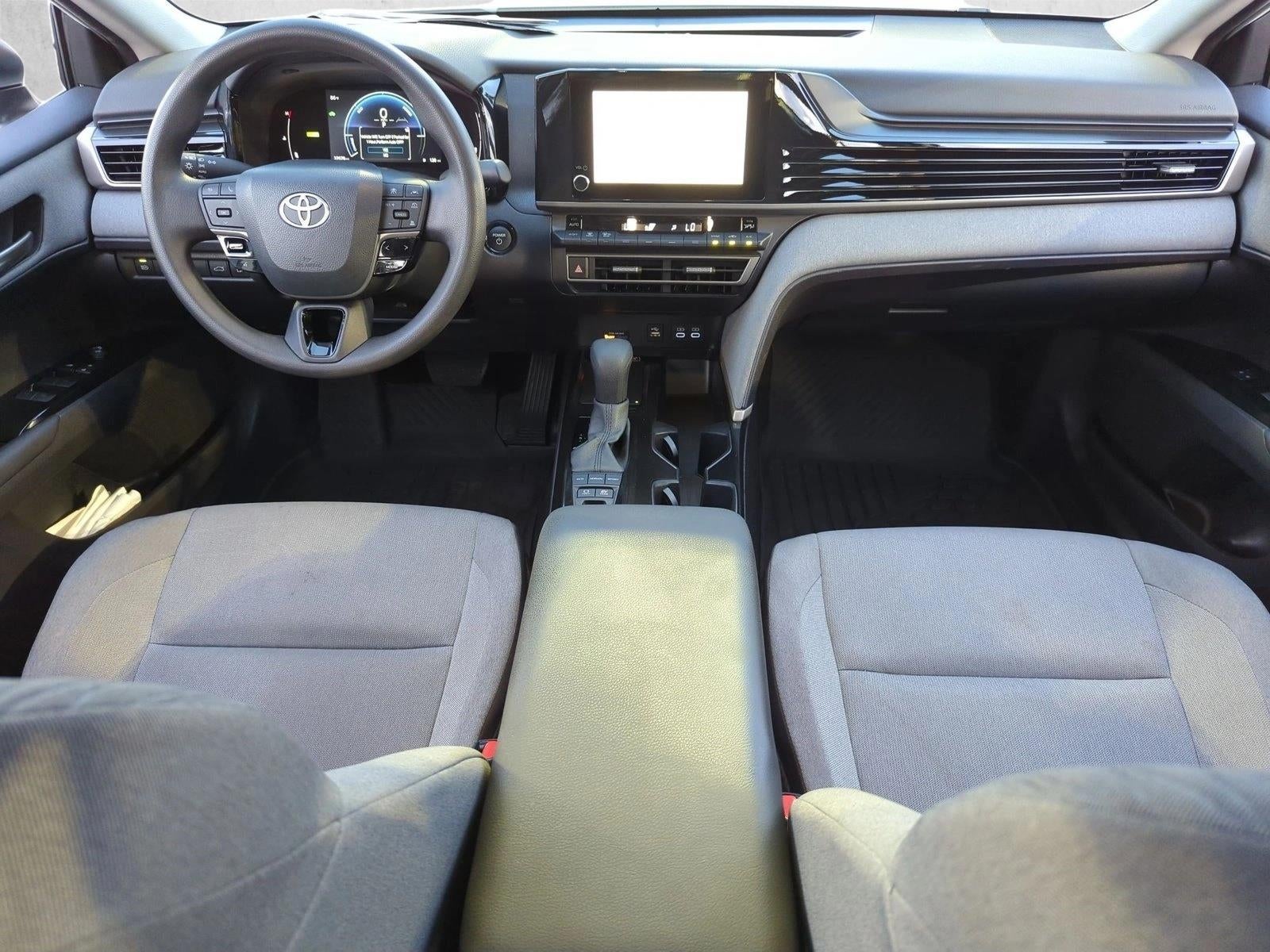 2025 Toyota Camry LE (Natl)