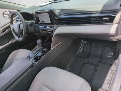 2025 Toyota Camry LE (Natl)