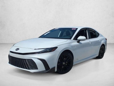 2025 Toyota Camry SE (Natl)