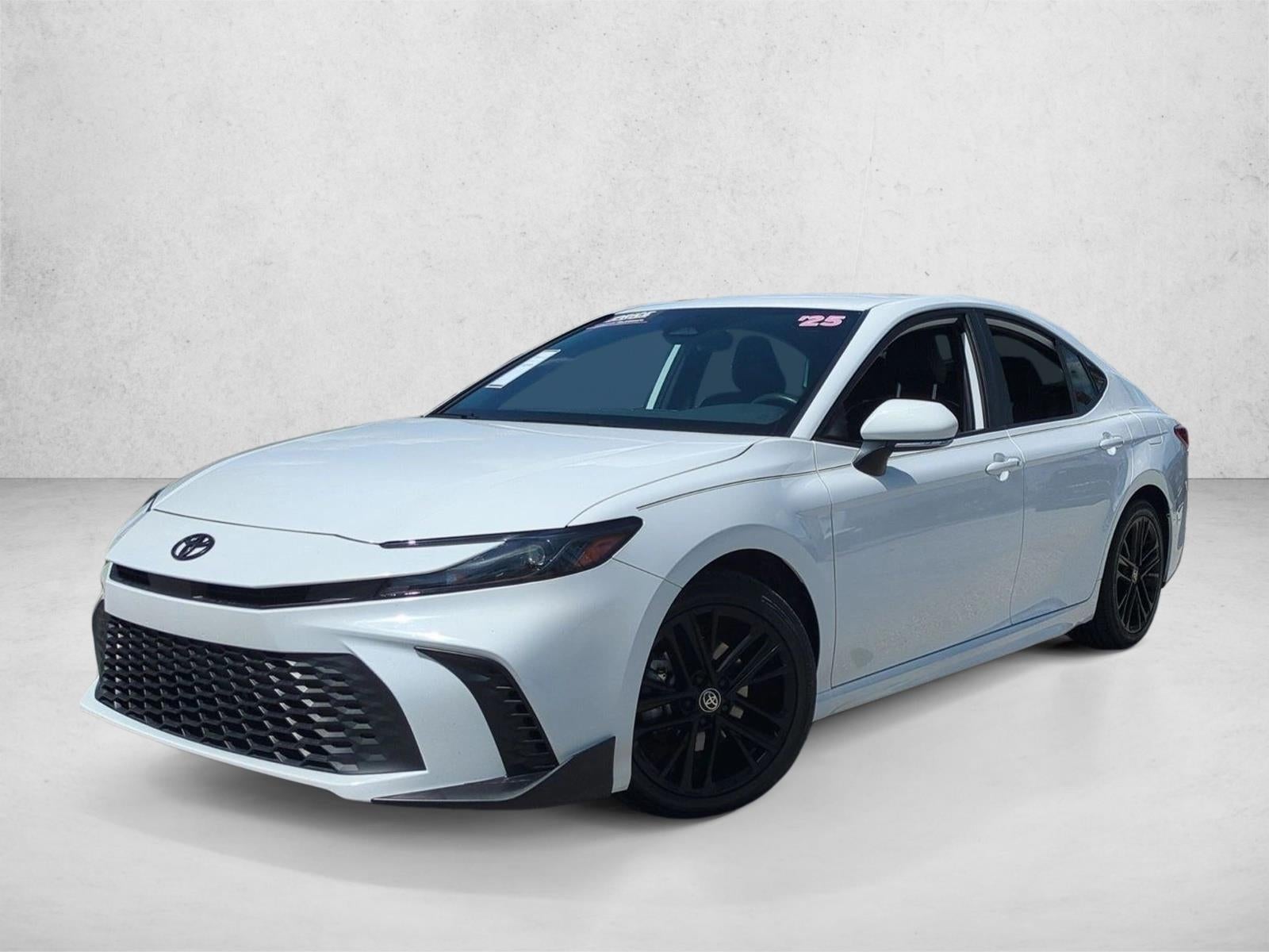 2025 Toyota Camry SE (Natl)