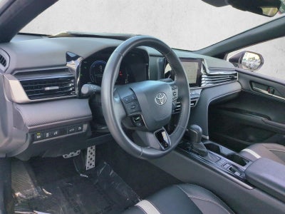 2025 Toyota Camry SE (Natl)