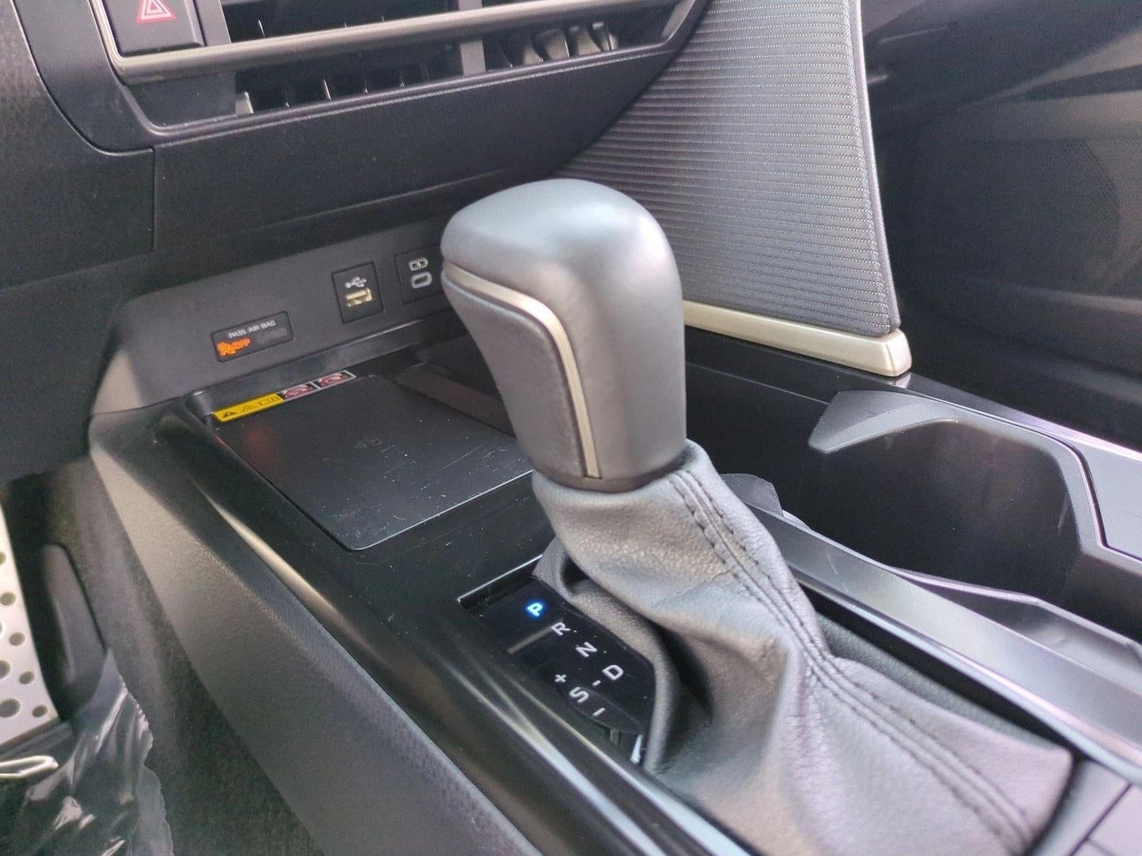 2025 Toyota Camry SE (Natl)