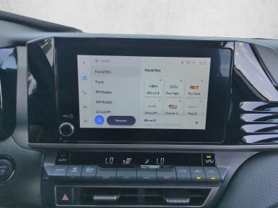 2025 Toyota Camry SE (Natl)