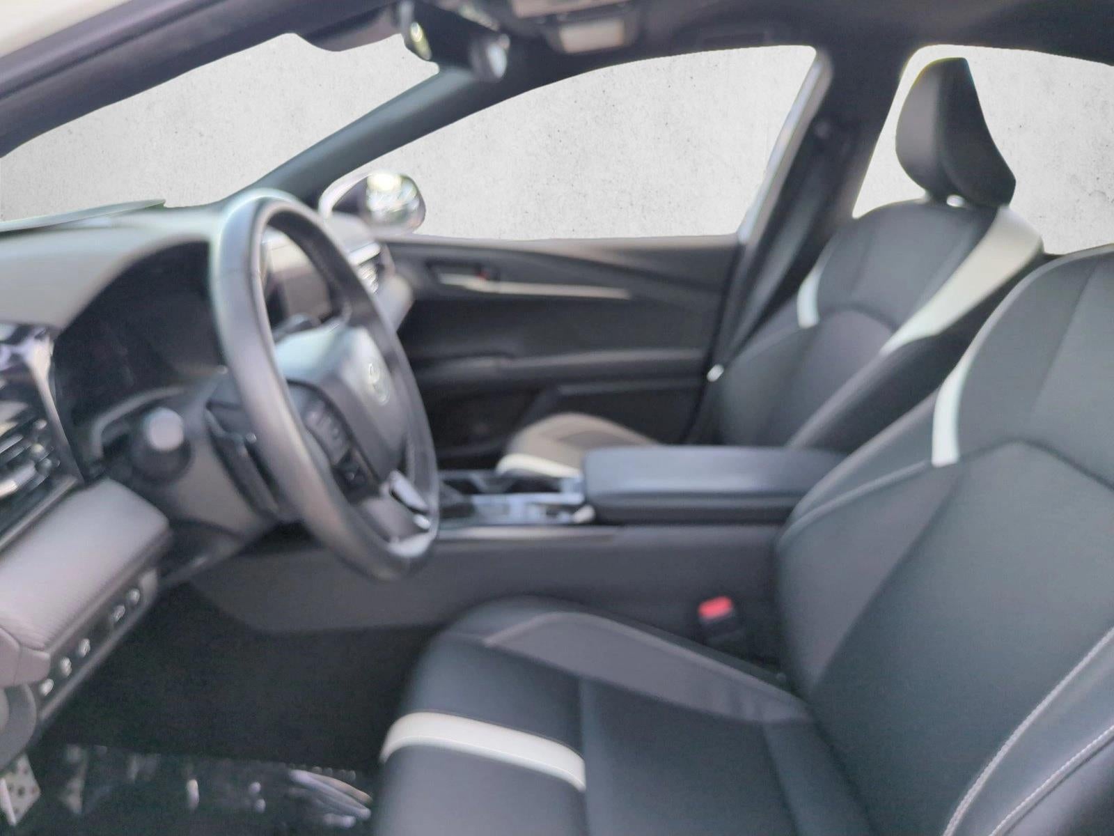 2025 Toyota Camry SE (Natl)