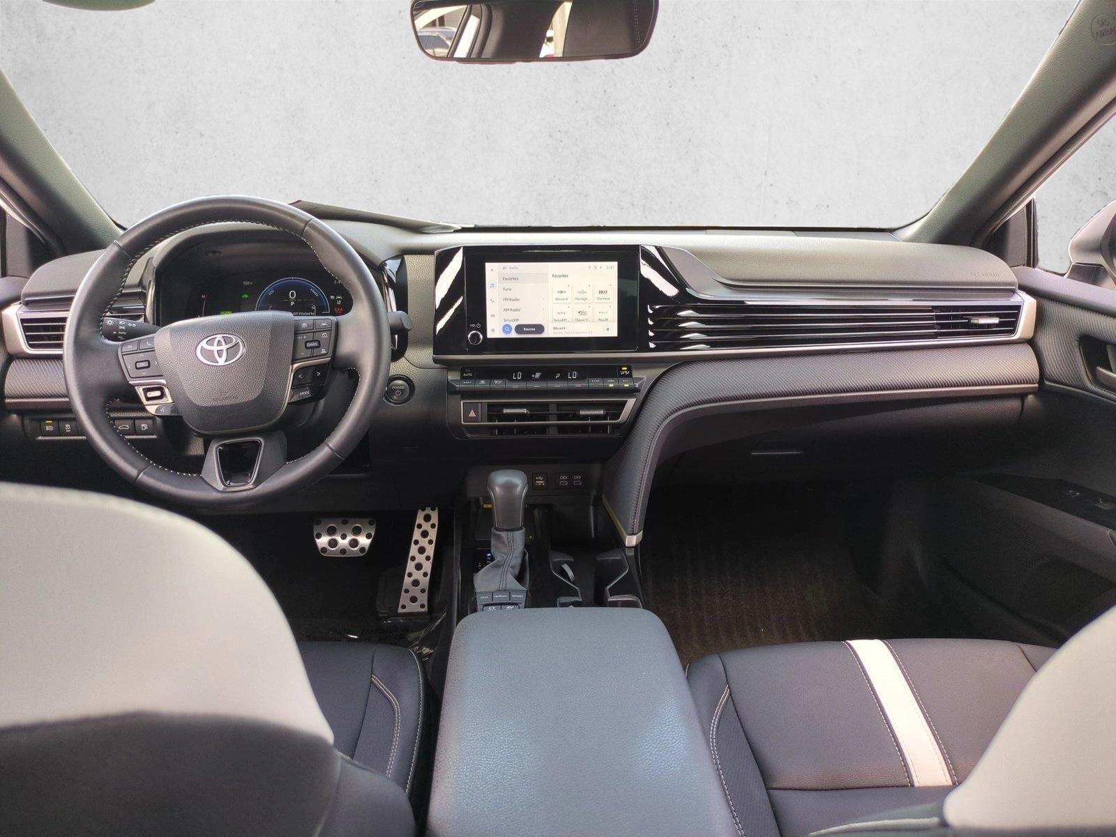 2025 Toyota Camry SE (Natl)