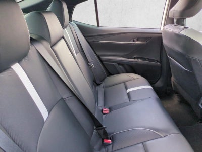2025 Toyota Camry SE (Natl)