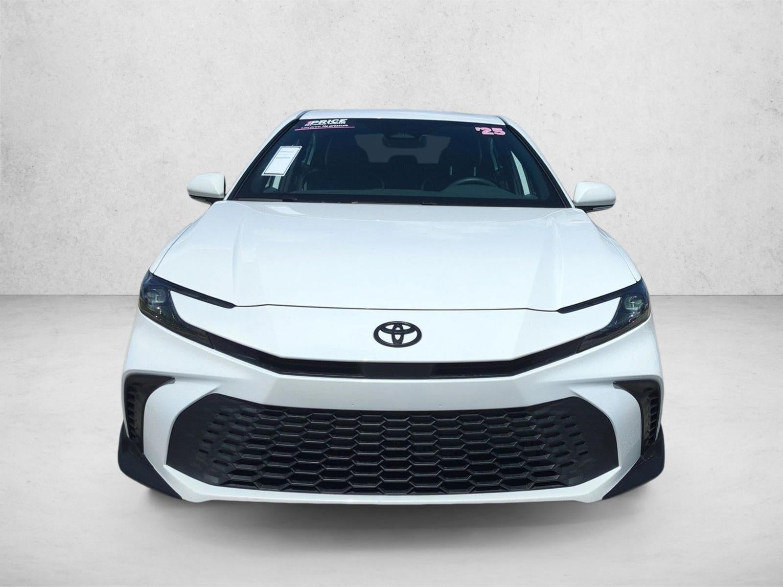 2025 Toyota Camry SE (Natl)