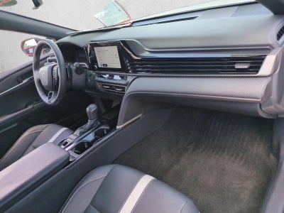 2025 Toyota Camry SE (Natl)