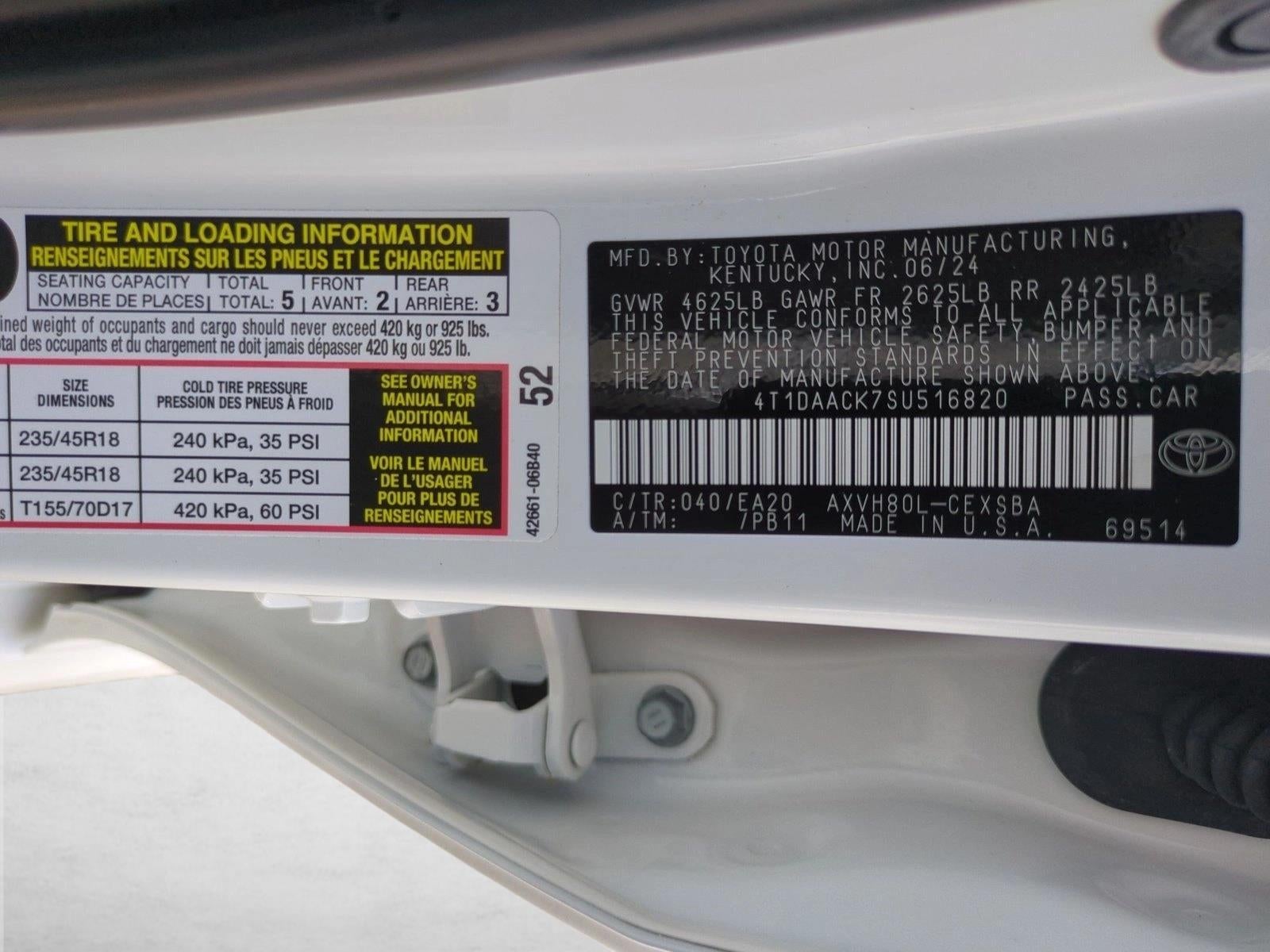 2025 Toyota Camry SE (Natl)