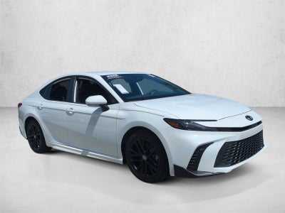 2025 Toyota Camry SE (Natl)