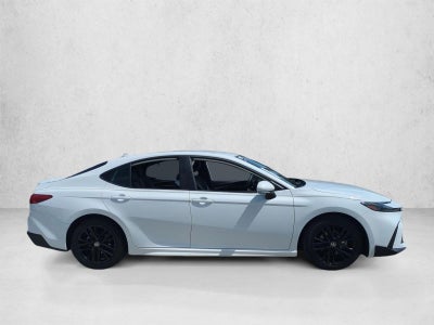 2025 Toyota Camry SE (Natl)
