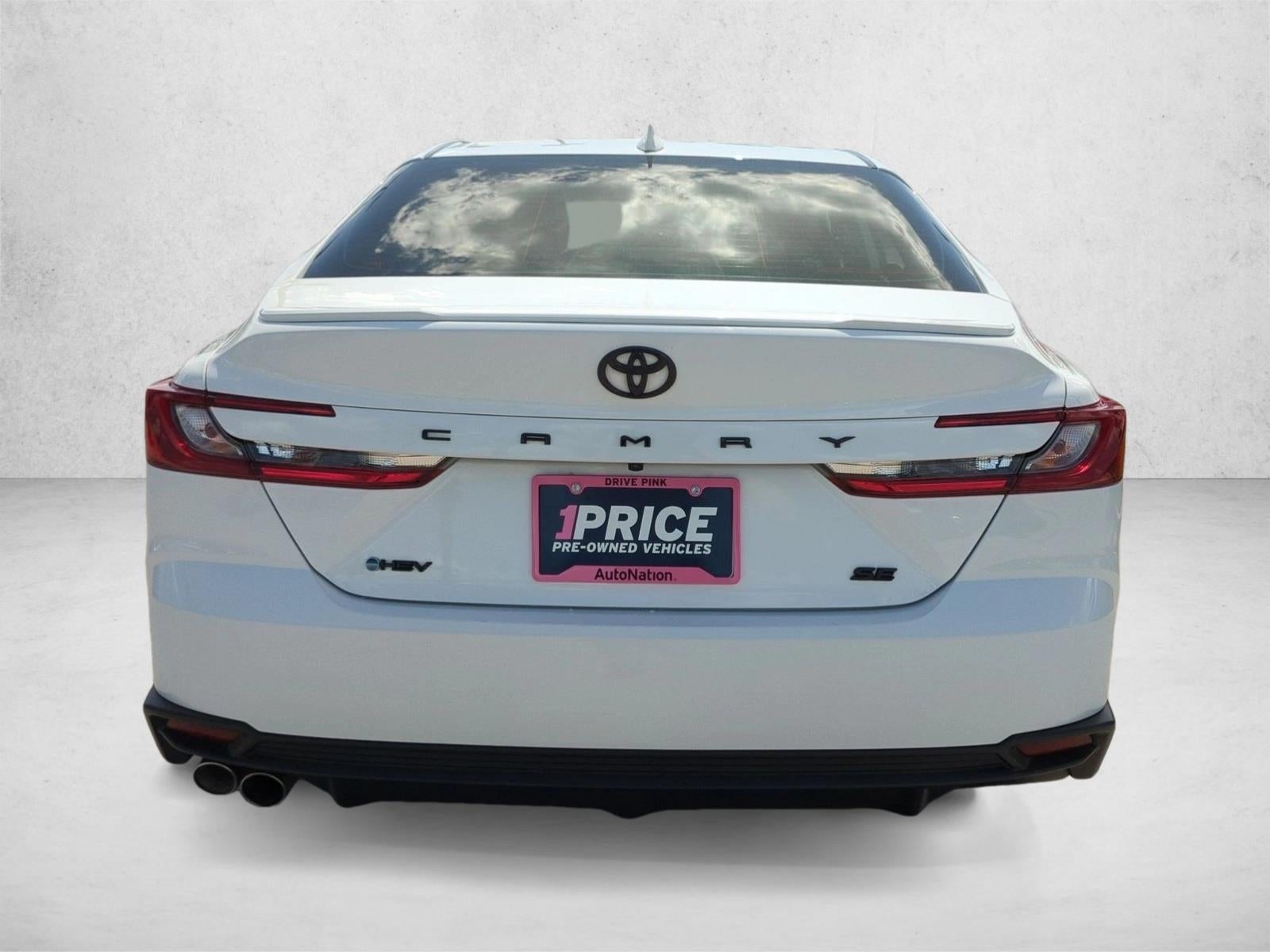 2025 Toyota Camry SE (Natl)