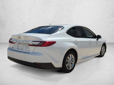 2025 Toyota Camry LE (SE)