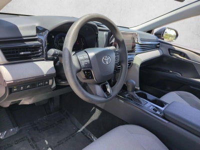 2025 Toyota Camry LE (SE)