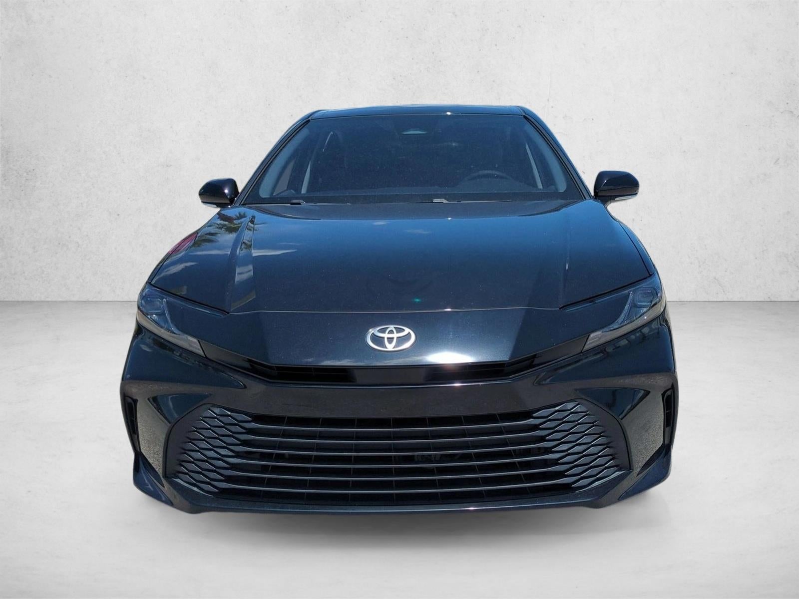 2025 Toyota Camry LE (SE)
