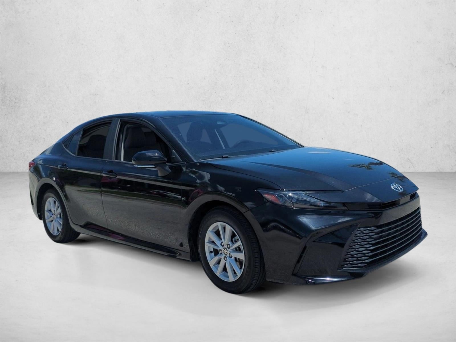 2025 Toyota Camry LE (SE)