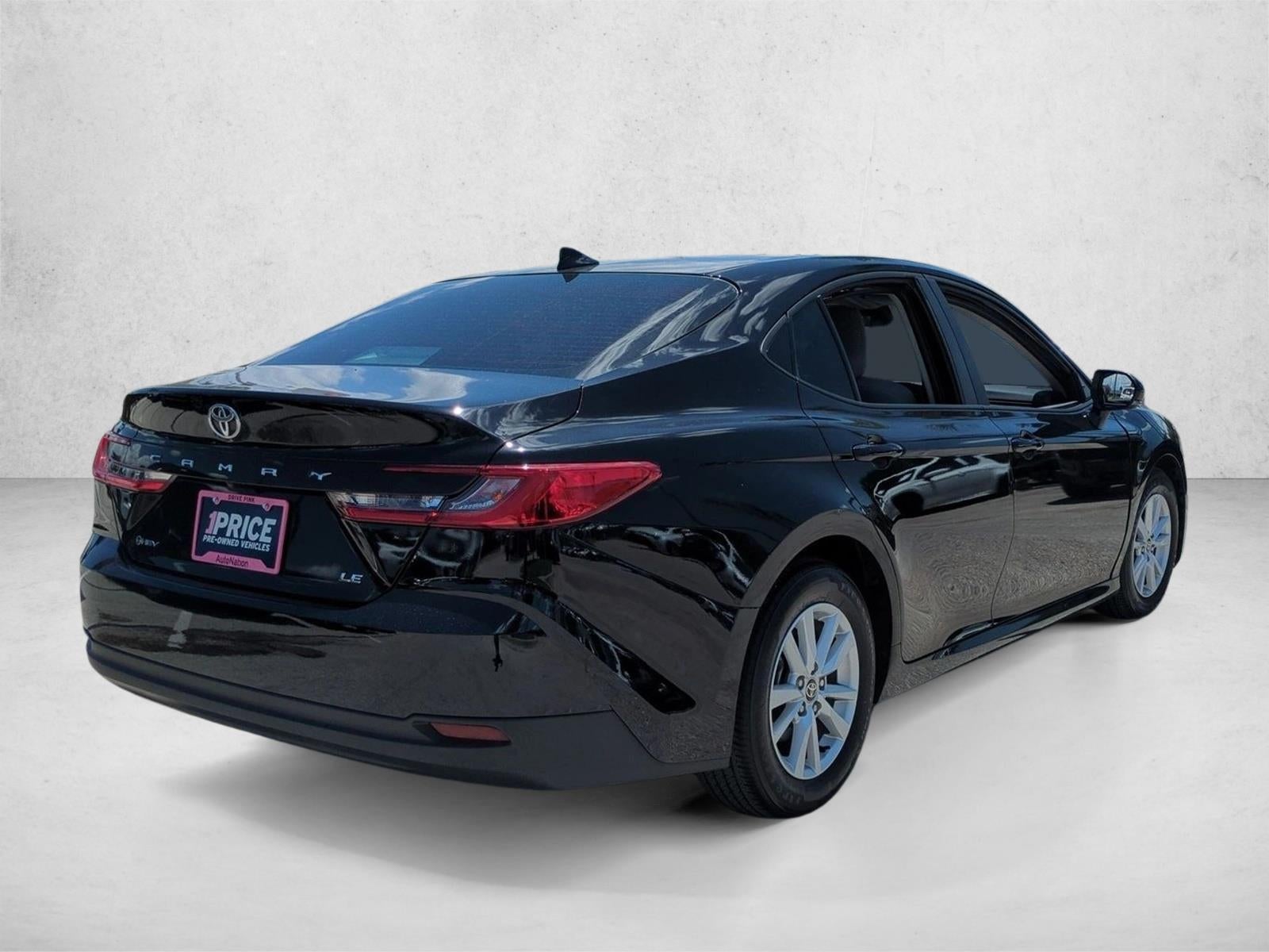 2025 Toyota Camry LE (SE)