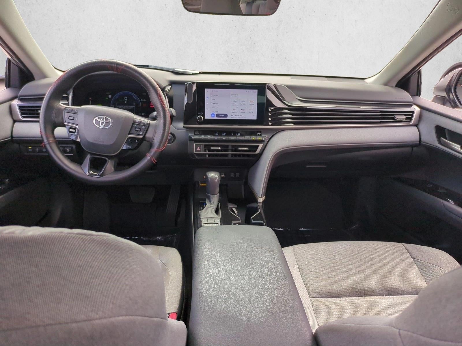 2025 Toyota Camry LE (SE)