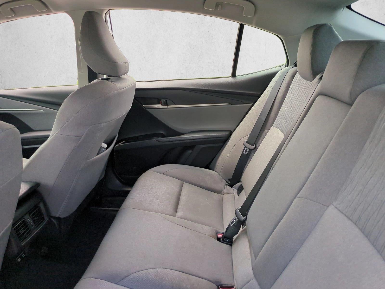 2025 Toyota Camry LE (SE)