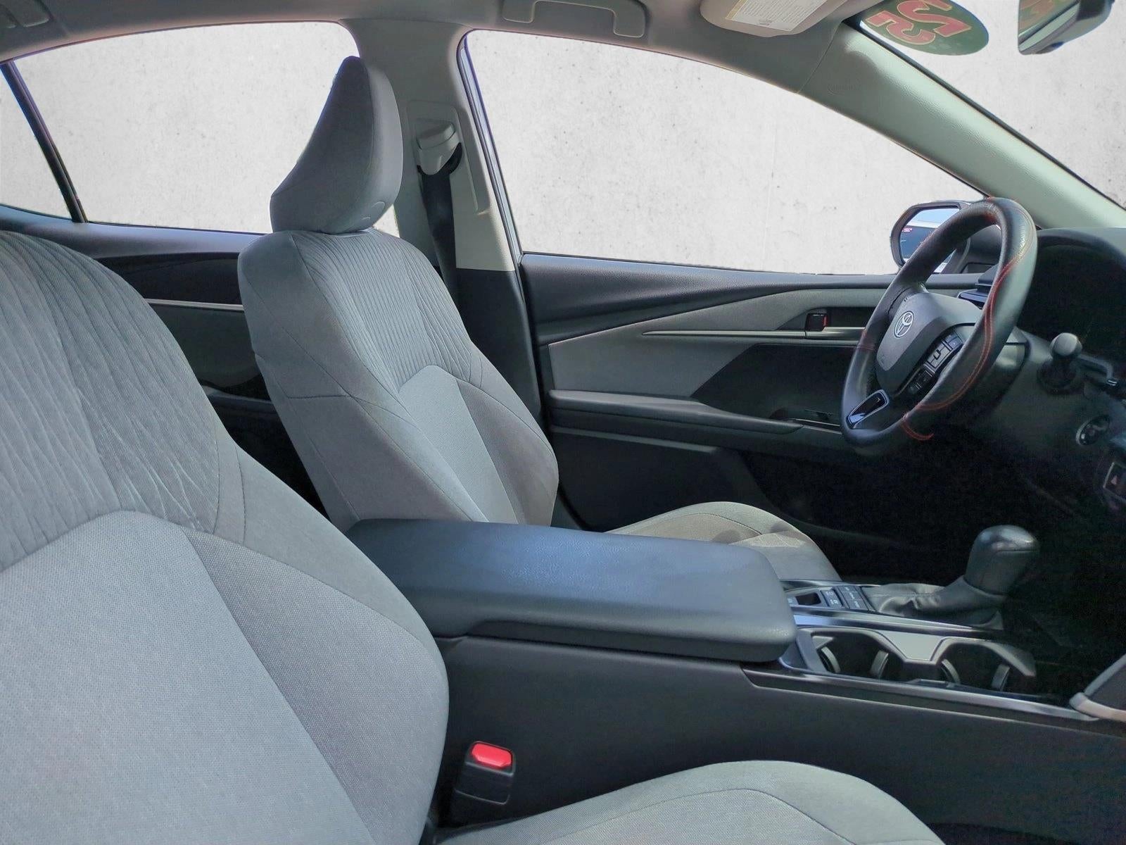 2025 Toyota Camry LE (SE)
