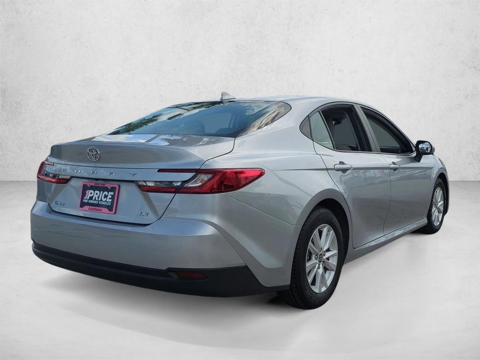 2025 Toyota Camry LE (SE)