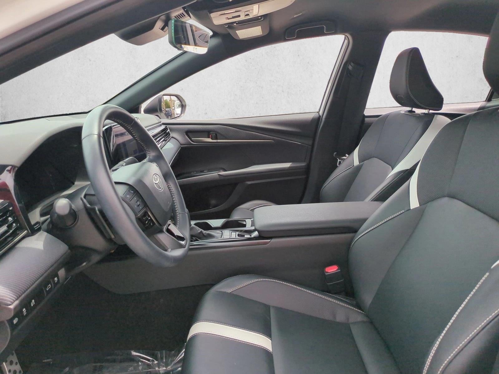 2025 Toyota Camry SE (Natl)