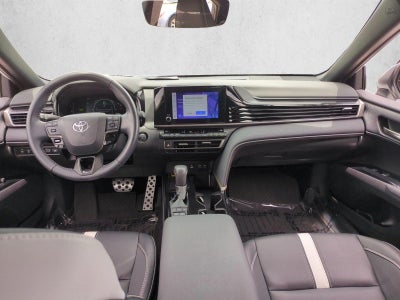 2025 Toyota Camry SE (Natl)