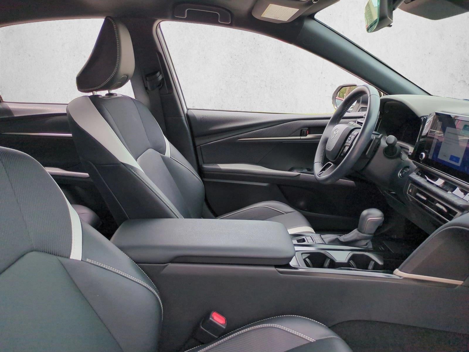 2025 Toyota Camry SE (Natl)