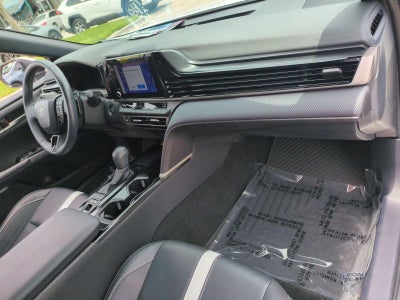 2025 Toyota Camry SE (Natl)