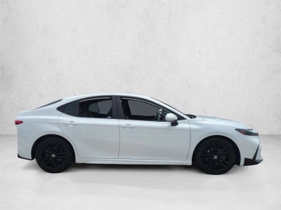 2025 Toyota Camry SE (Natl)