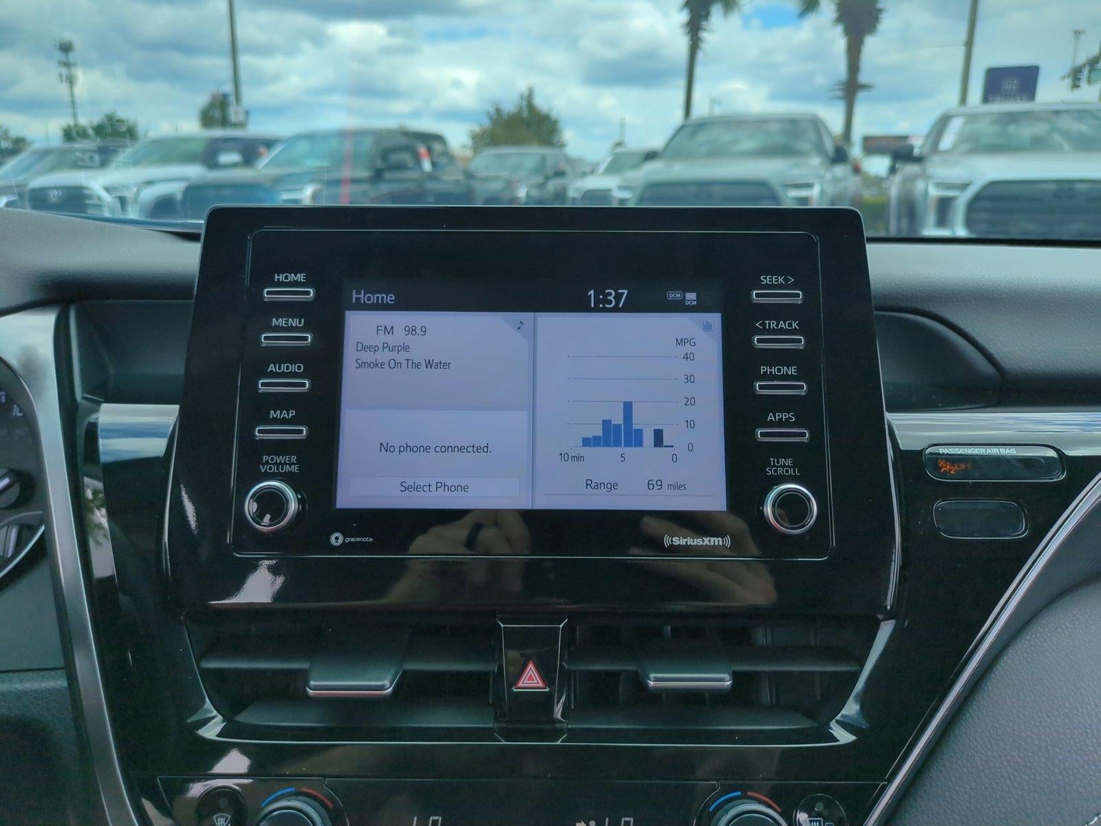 2023 Toyota Camry SE Auto (SE)