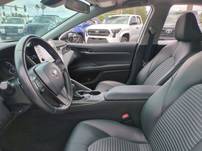 2023 Toyota Camry SE Auto (SE)