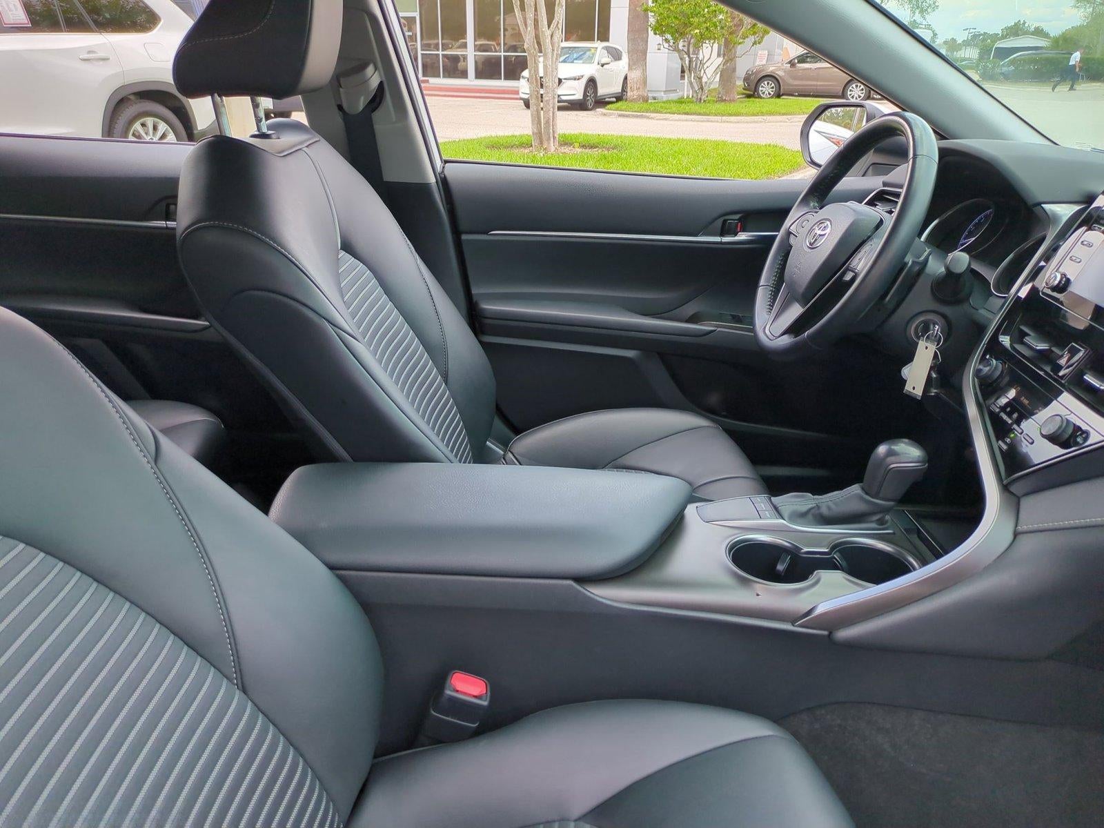 2023 Toyota Camry SE Auto (SE)