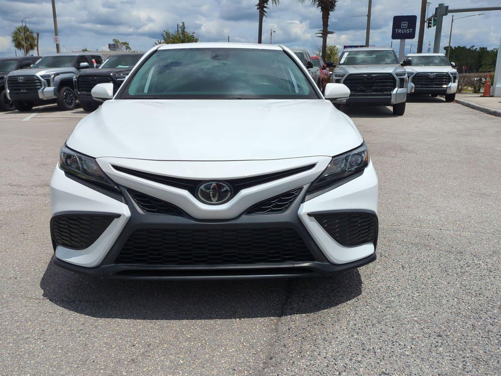 2023 Toyota Camry SE Auto (SE)