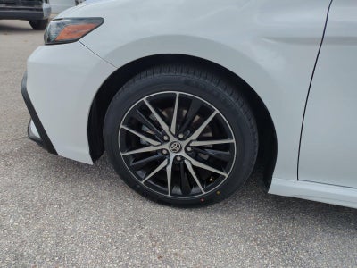 2023 Toyota Camry SE Auto (SE)