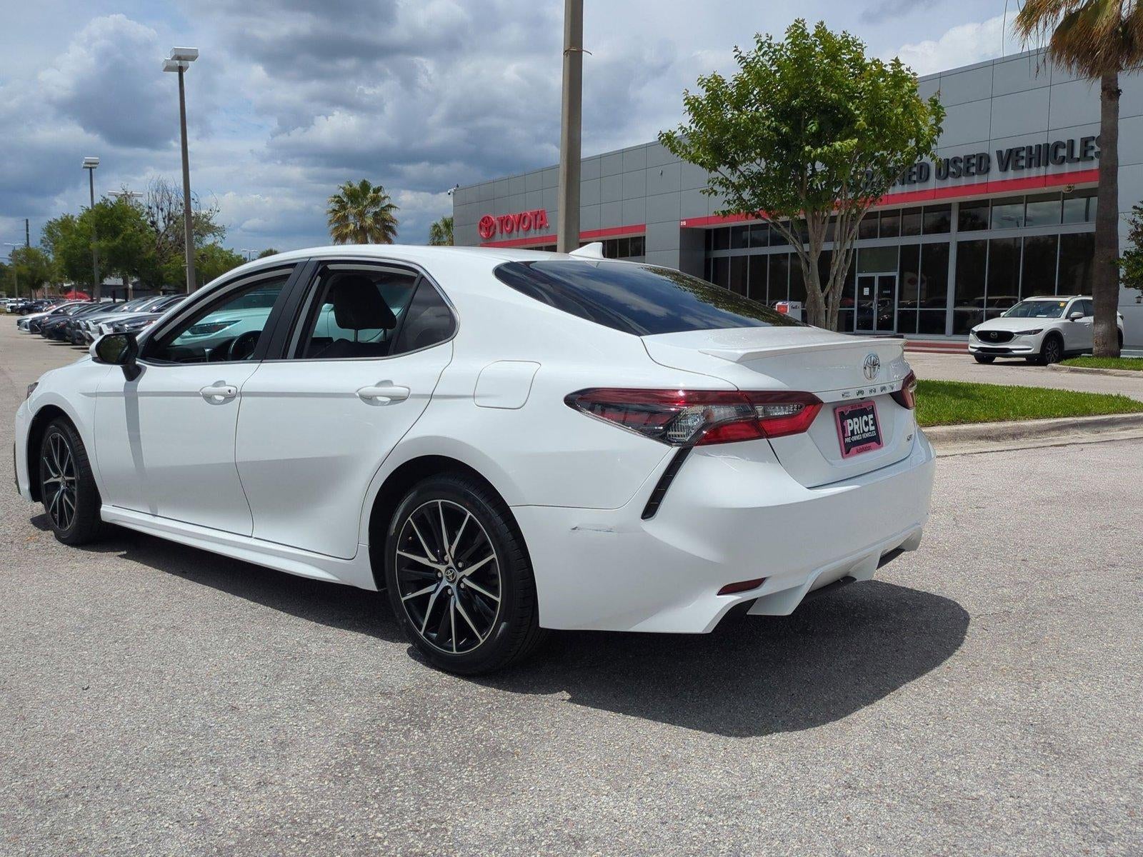 2023 Toyota Camry SE Auto (SE)